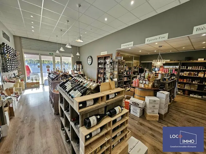 A louer Local commercial  140m² Parempuyre