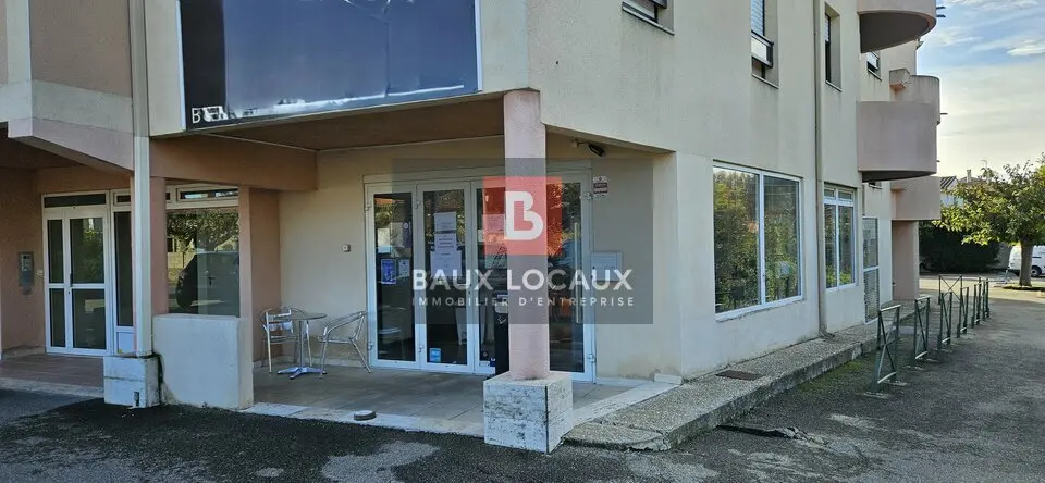 À louer  Local commercial / professionnel 120 m²  Carpentras
