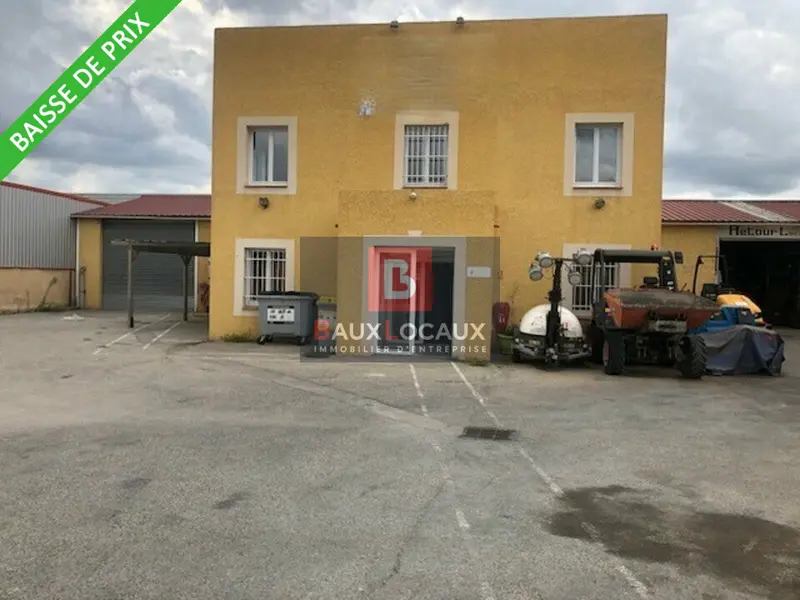  A VENDRE :  LOCAL D ACTIVITE DE 700 m2 AVEC EXTERIEUR DE 1200M2