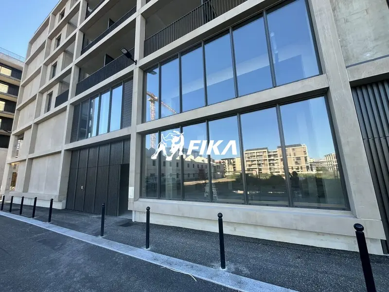 A VENDRE LOCAL D'ACTIVITÉ  210,58 m² - (33100) BORDEAUX