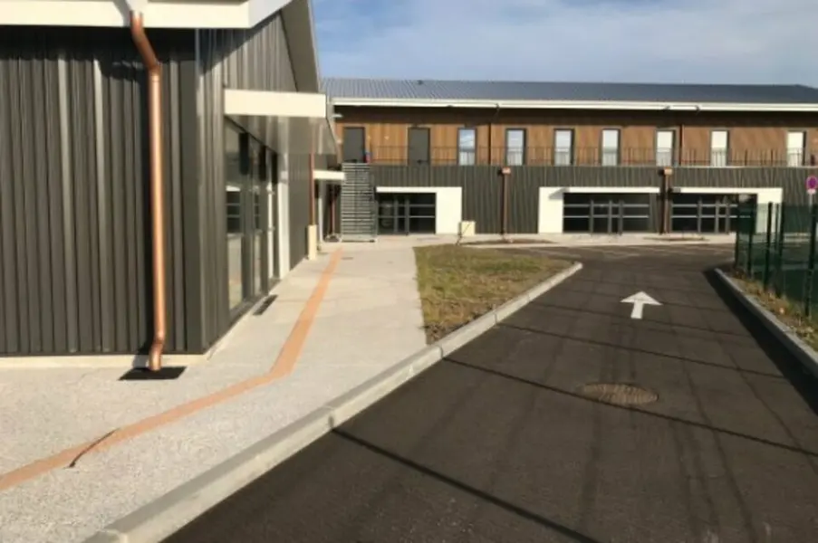 AUDENGE LOCAUX COMMERCIAUX NEUFS À VENDRE