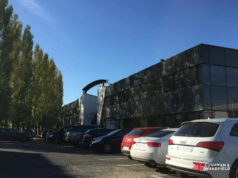 Bureaux à la location de 171 m²