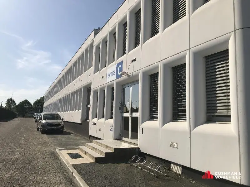 Bureaux à la location de 320 m²