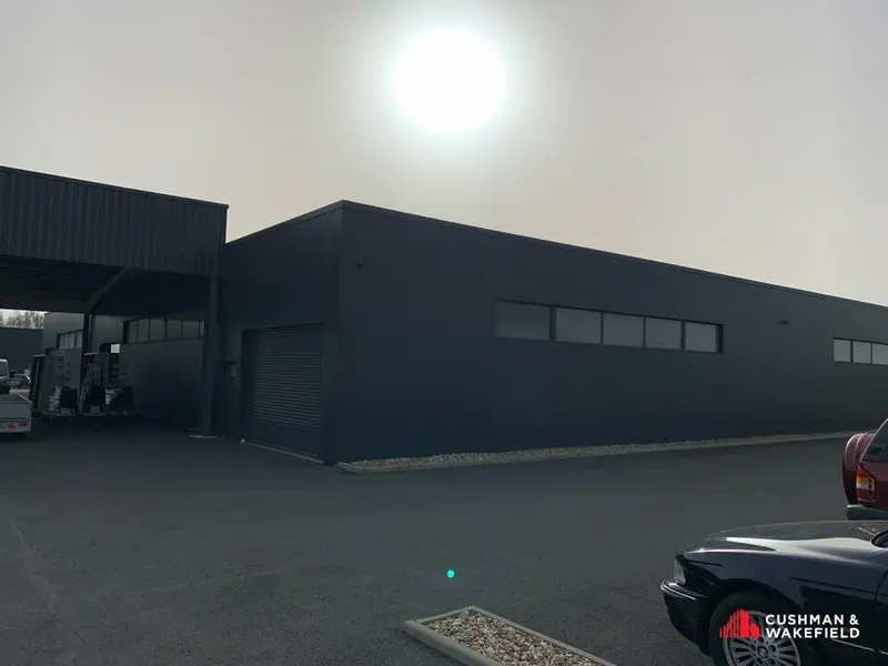 A vendre - Bâtiment d'activité indépendant 3077 m²  