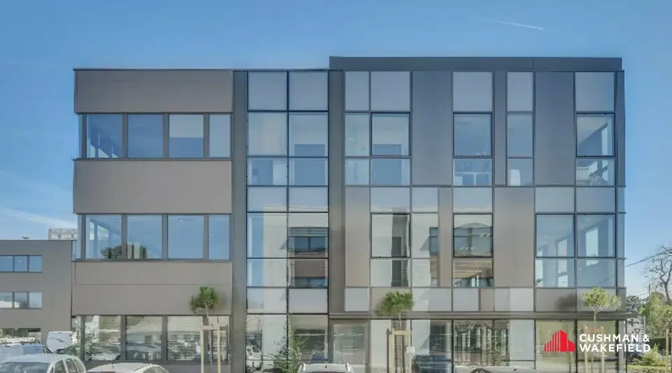 Bureaux à la location de 345 m² divisibles à partir de 161m²