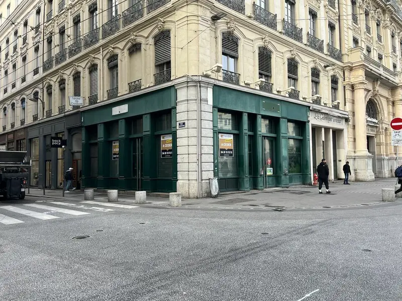 A louer Local commercial  105m² Lyon 01