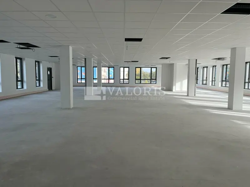 A vendre Bureaux 700.52m² Vénissieux