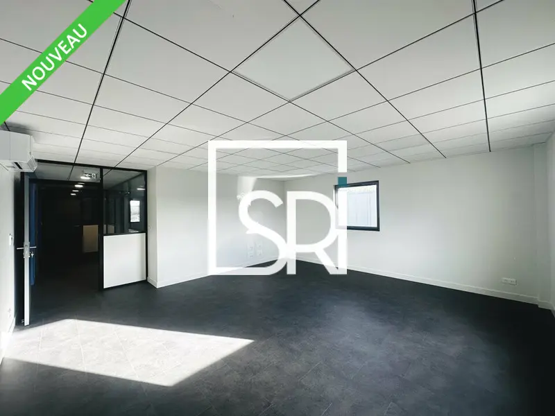 Bureau à louer - Les Martres-D'Artière (63430) - 249 m² - 3 260 €/mois