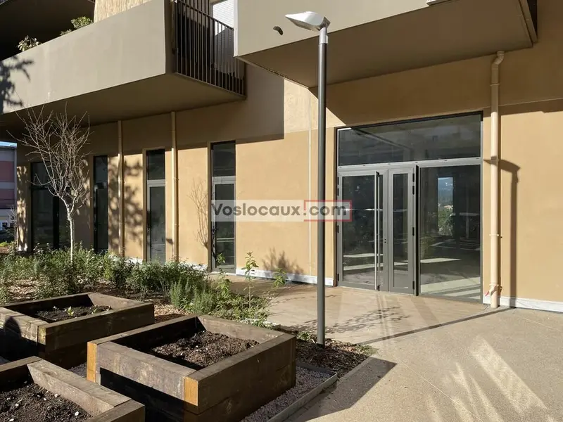 A vendre : locaux d'activité/bureaux de 390 m² - Cagnes-sur-Mer