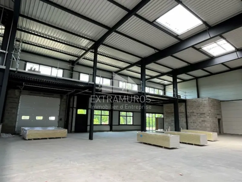 Entrepôt / Activité à louer - Saint-Priest (69800) - 455 m² - 4 714 €/mois