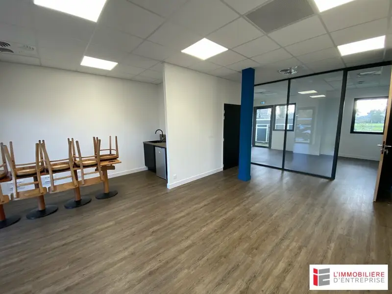 LOCATION  BUREAUX  52 M²  BRUZ