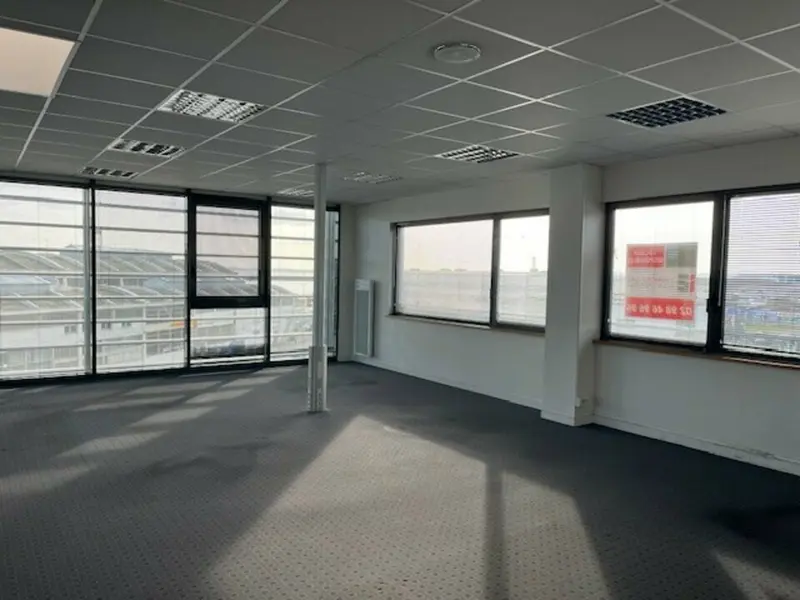 LOCATION - BUREAU - PORT DE COMMERCE - BREST - 126 m2