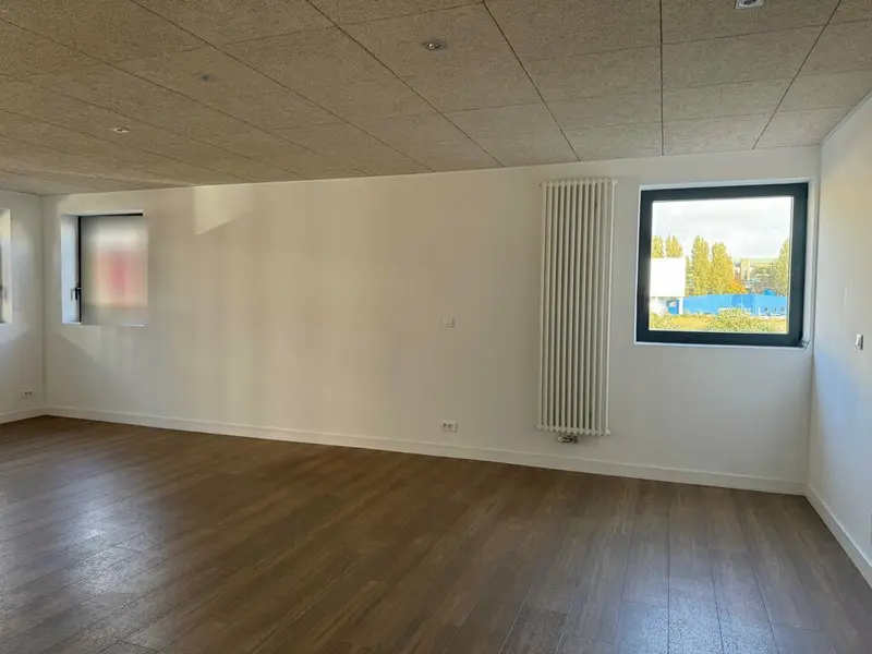 A LOUER - BUREAUX - BREST PORT DE COMMERCE 