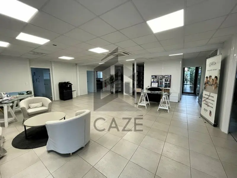 BUREAUX A LOUER  BRUGES 180m² EN RDC