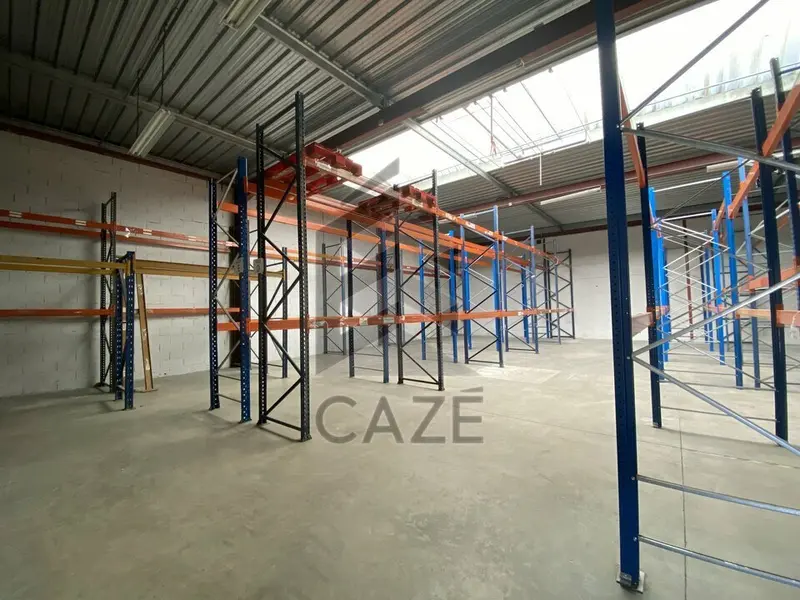 LOCAL D'ACTIVITE PROCHE ROCADE 