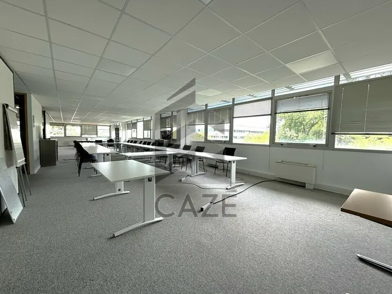 BUREAUX A LOUER PESSAC 
