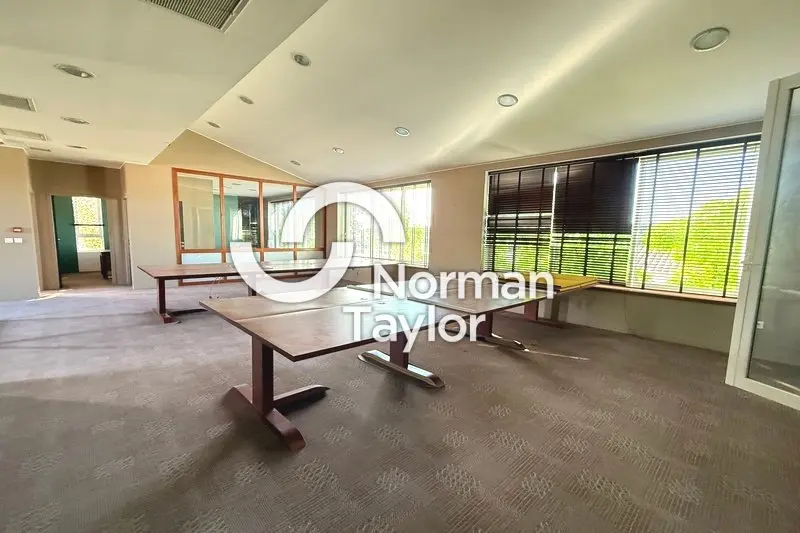 Bureau à vendre - Lunel (34400) - 655 m²