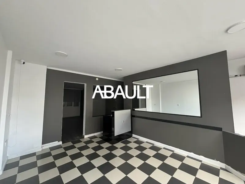 A LOUER LOCAL COMMERCIAL D'ENVIRON 96M² A RAMONVILLE