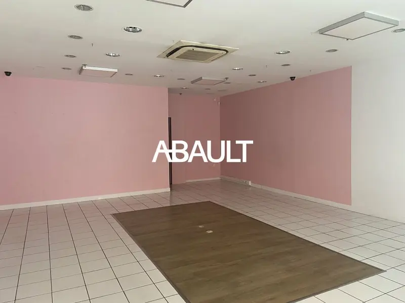 A louer Local commercial  73m² Colomiers