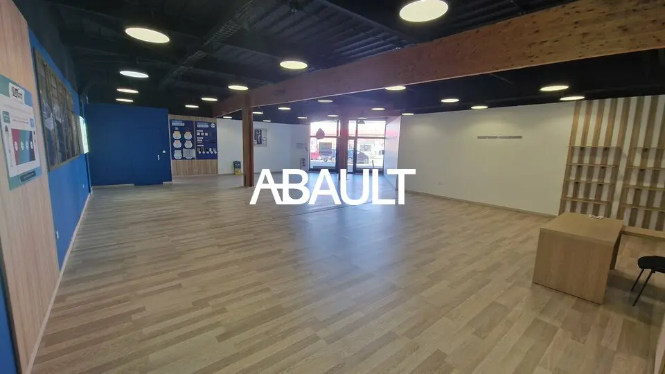 LOCAL COMMERCIAL A LOUER D'ENVIRON 170M² A BEAUZELLE