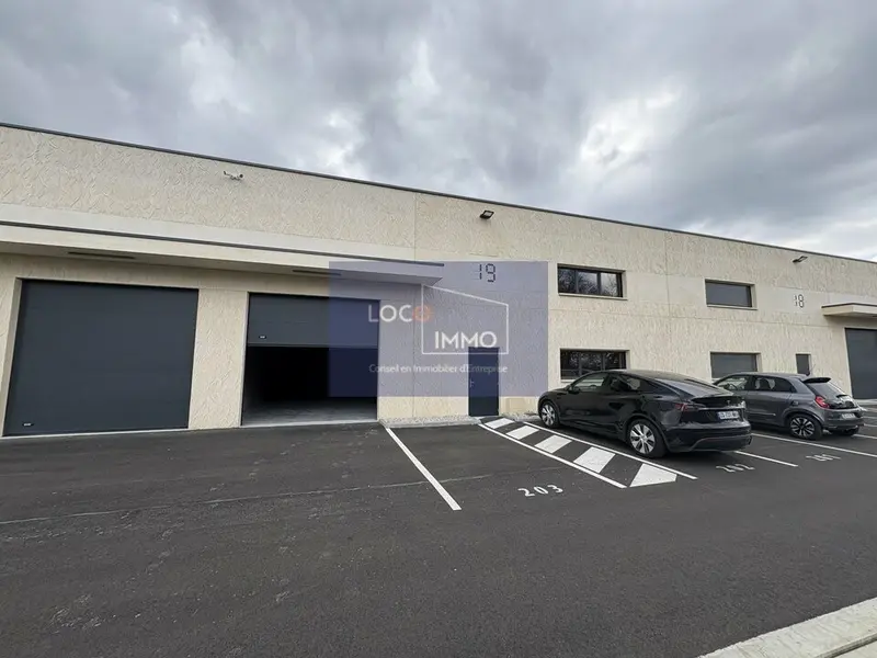 A louer Locaux d'activité 225m² Saint-Germain-du-Puch