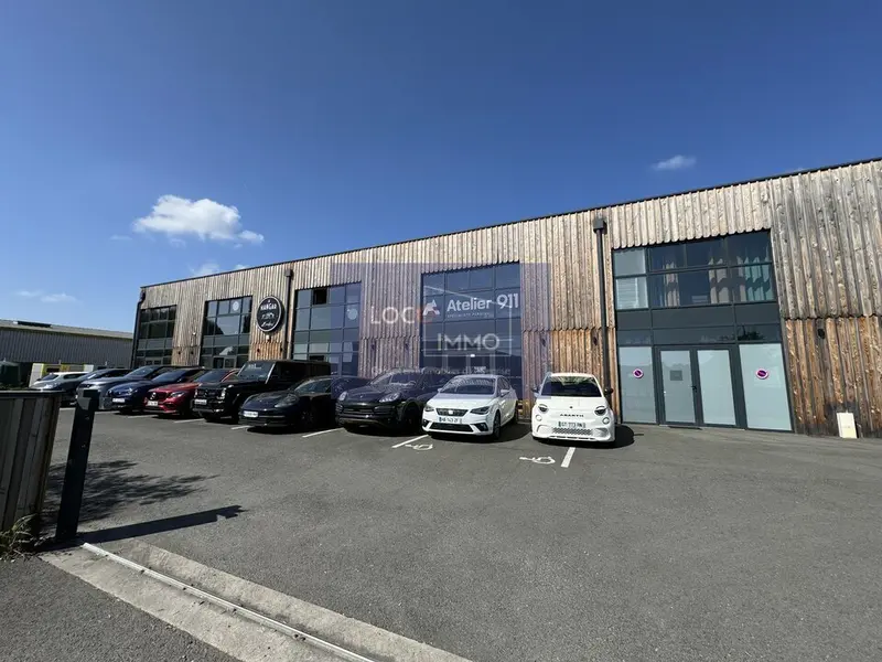 A vendre Locaux d'activité 216m² Saint-Jean-d'Illac