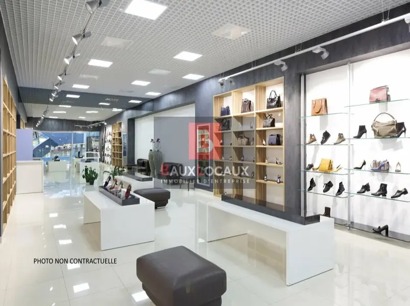 A louer Local commercial  235m² Avignon