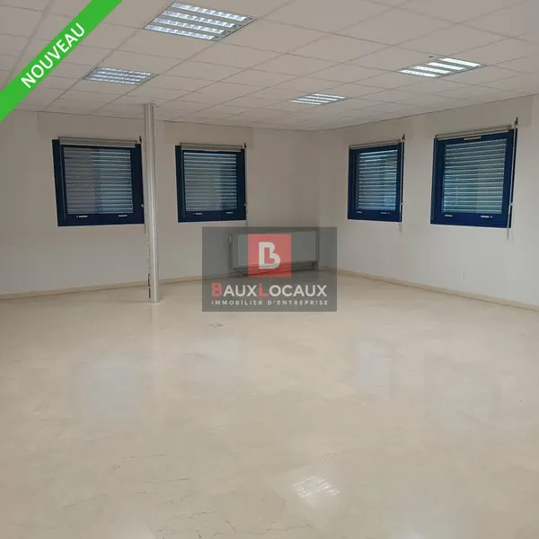 A LOUER, BUREAUX D'ENVIRON 323 M² proche CAPSUD