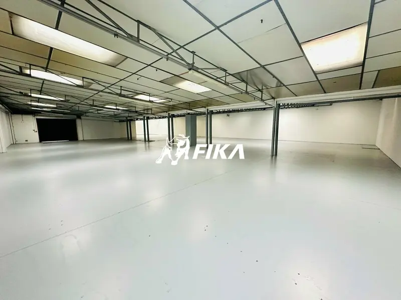 Local d'activités à louer à (33370) Artigues près Bordeaux