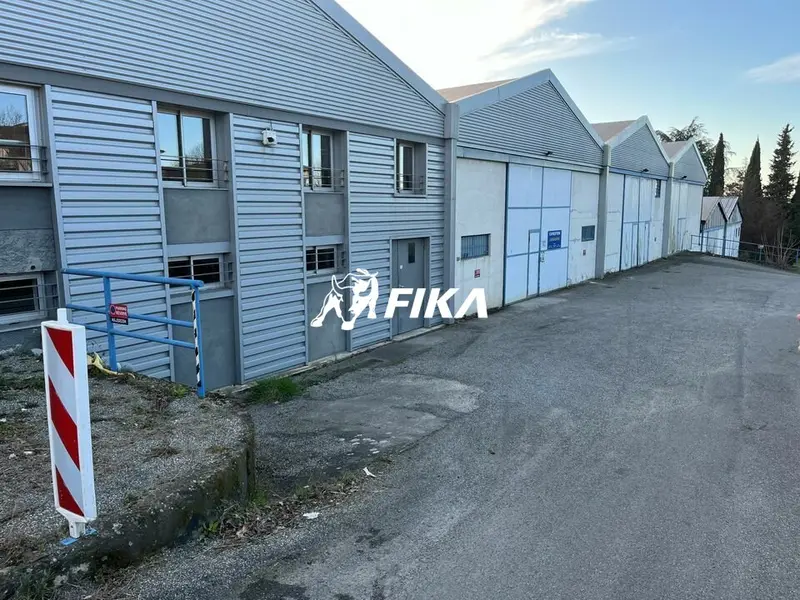 A VENDRE LOCAL D'ACTIVITE 1 911 m² - (31300) TOULOUSE