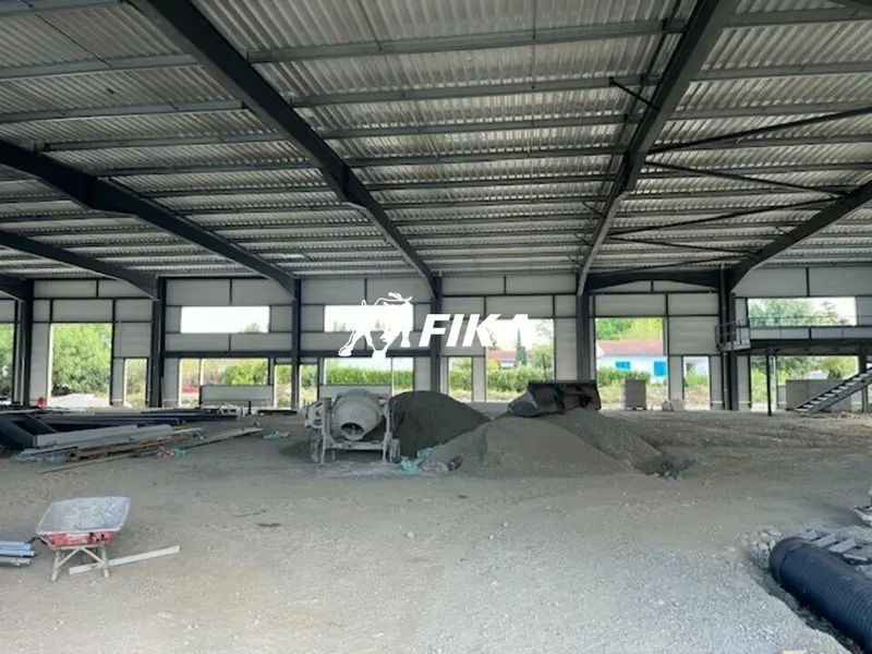 Local d'activé/entrepôt à vendre - Portet Sur Garonne - 2 268 m².