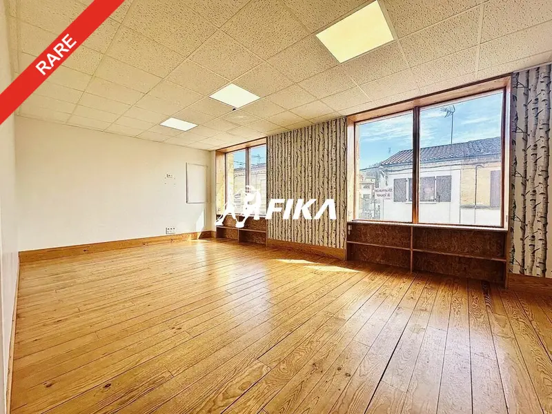 SUD BORDEAUX : Local à usage de bureaux de 96 m² et garage A LOUER