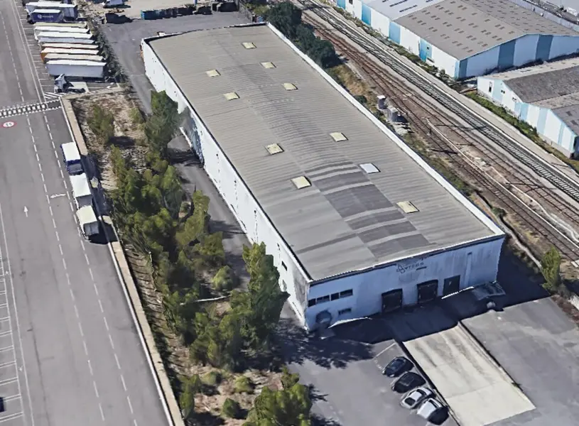 ZI BORDEAUX FRET A BRUGES - ENTREPOT DE 3070 m² A LOUER