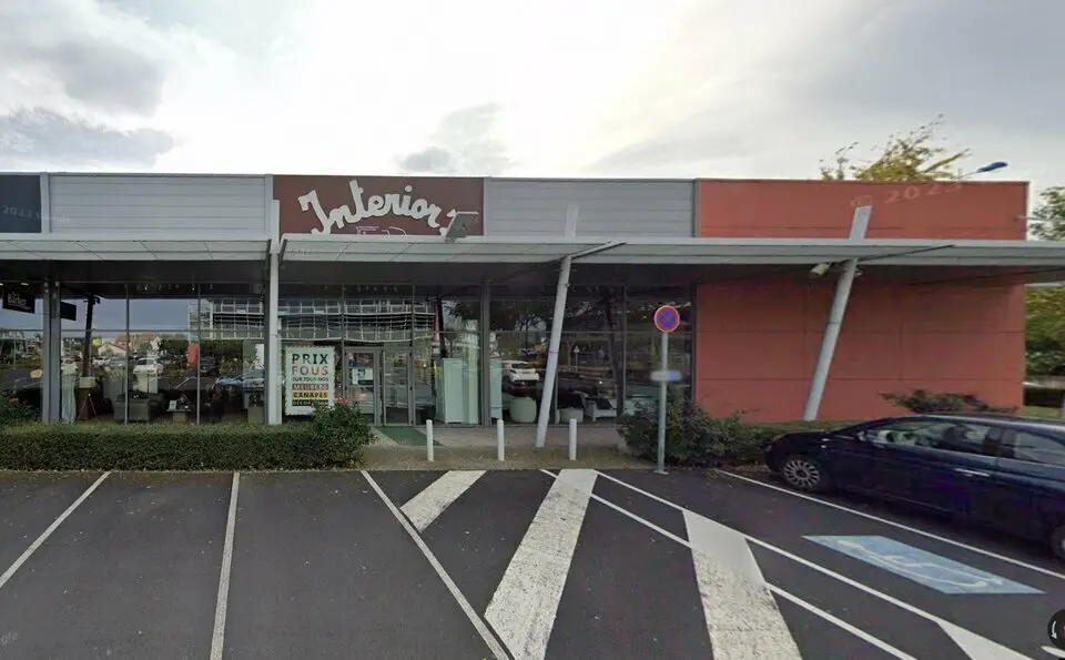 A louer Local commercial  678.17m² Aubière