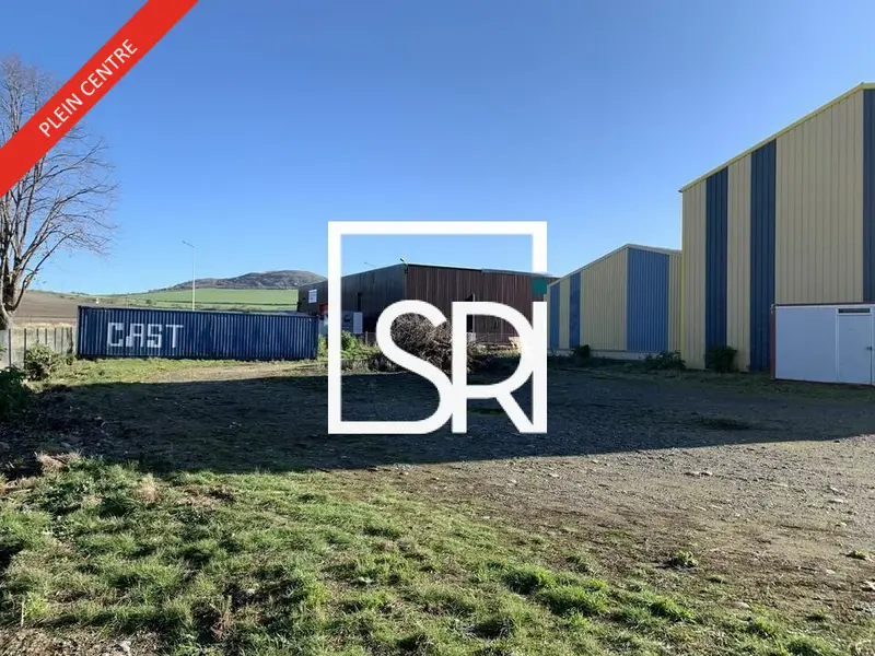 A vendre Entrepôt 825m² Cournon-d'Auvergne