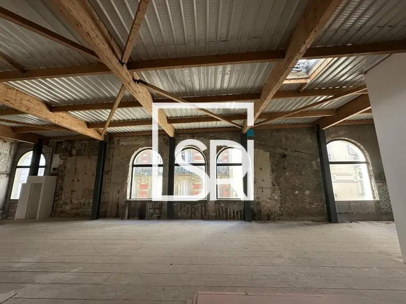 A vendre Bureaux 246.4m² Vichy