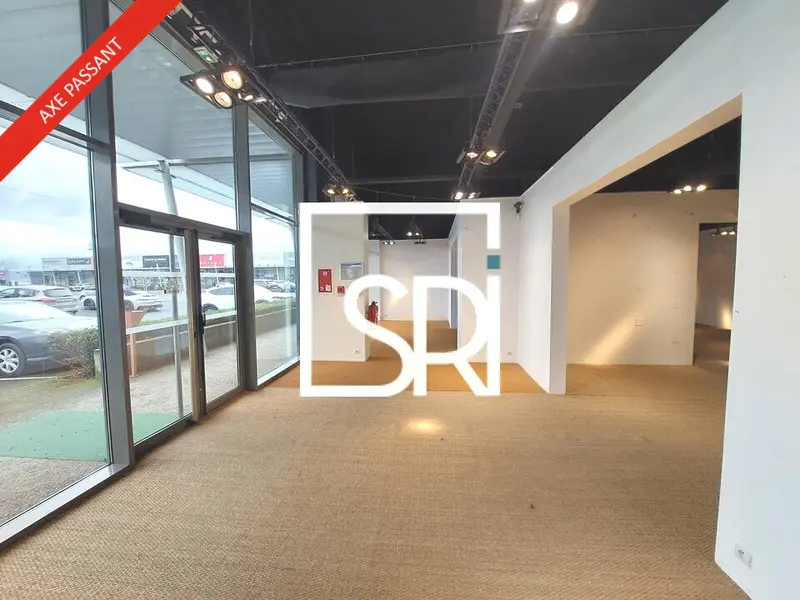 A louer Local commercial  678m² Aubière