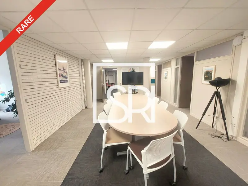 A vendre Bureaux 2195m² Clermont-Ferrand