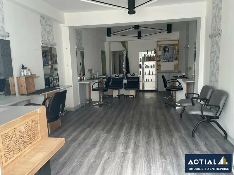 NANTES CENTRE VIARME HAUTS PAVES AXE PASSANT