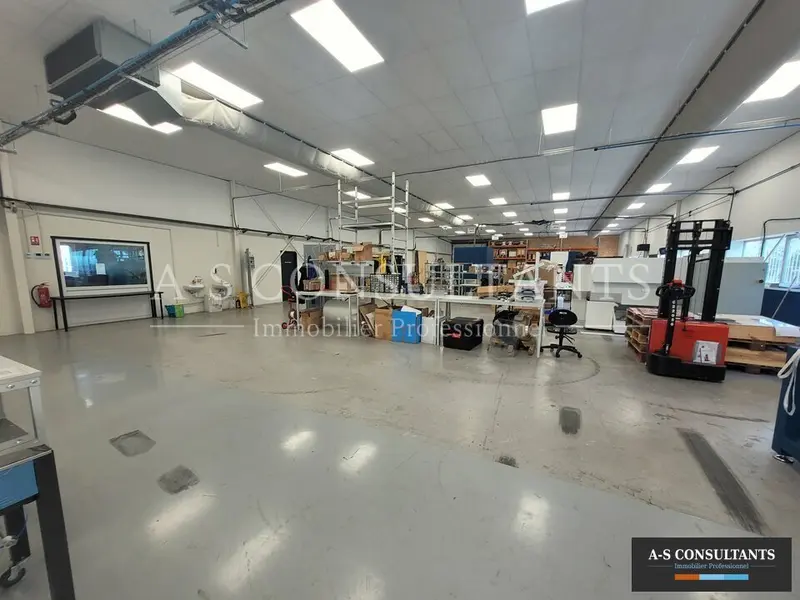 A vendre Locaux d'activité 780m² Renage