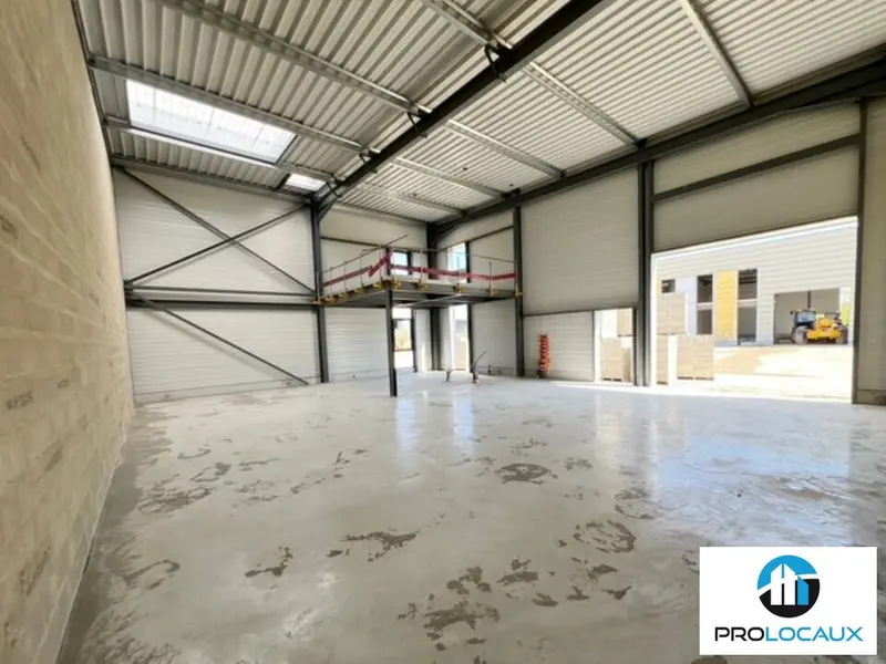 A louer Locaux d'activité 283m² Crouy-en-Thelle
