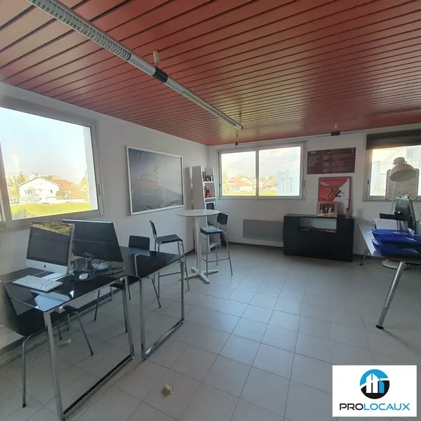 A louer Bureaux 95m² Eybens