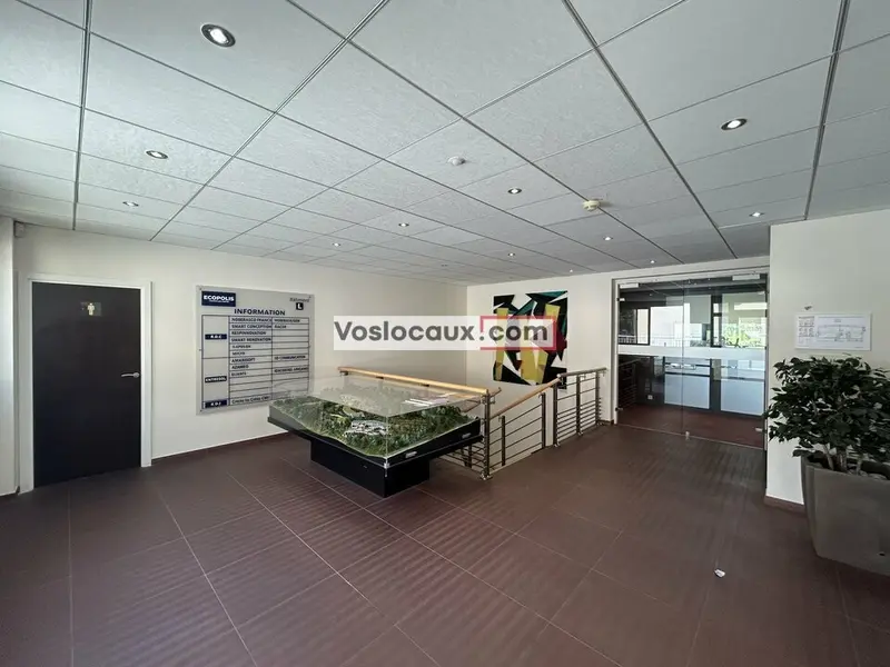 A louer Bureaux 342m² Valbonne