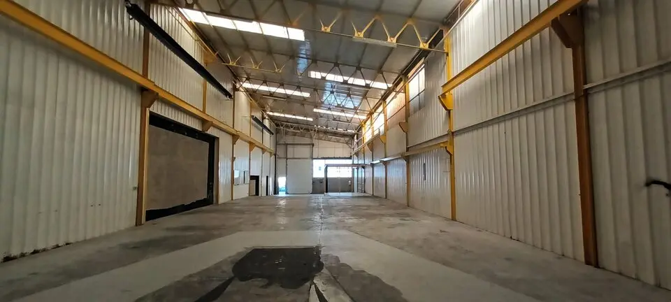 Emplacement stratégique - Visibilité commerciale.