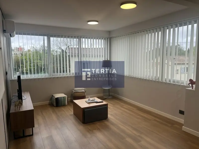 BUREAUX DISPONIBLES - A LA VENTE