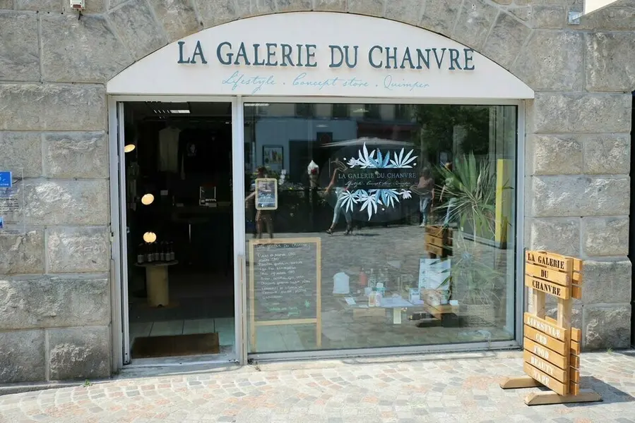 HYPER CENTRE - RUE PASSANTE