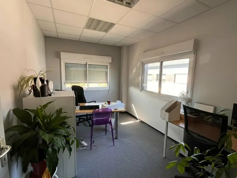 A louer Bureaux 95m² Meucon