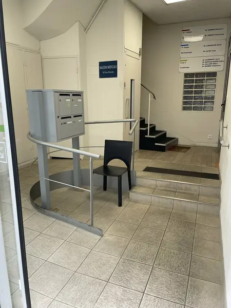 Bureau de 195 m² au cur de Brest  Idéal profession médicale