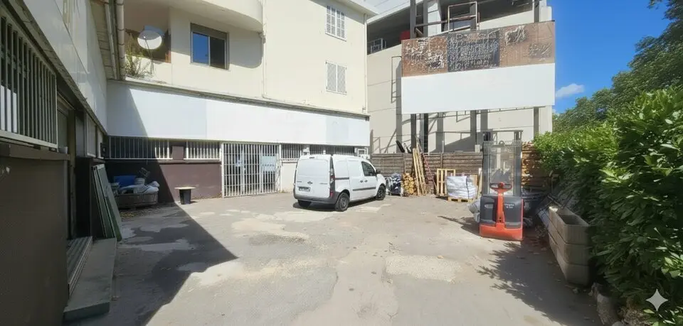 SORTIE A8 NICE EST LOCAUX D'ACTIVITES