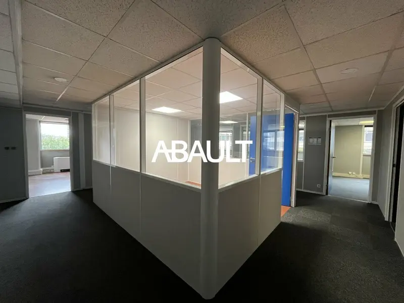 A VENDRE BUREAUX TOULOUSE MÉTRO BARRIÈRE DE PARIS D'ENVIRON 270 M2 